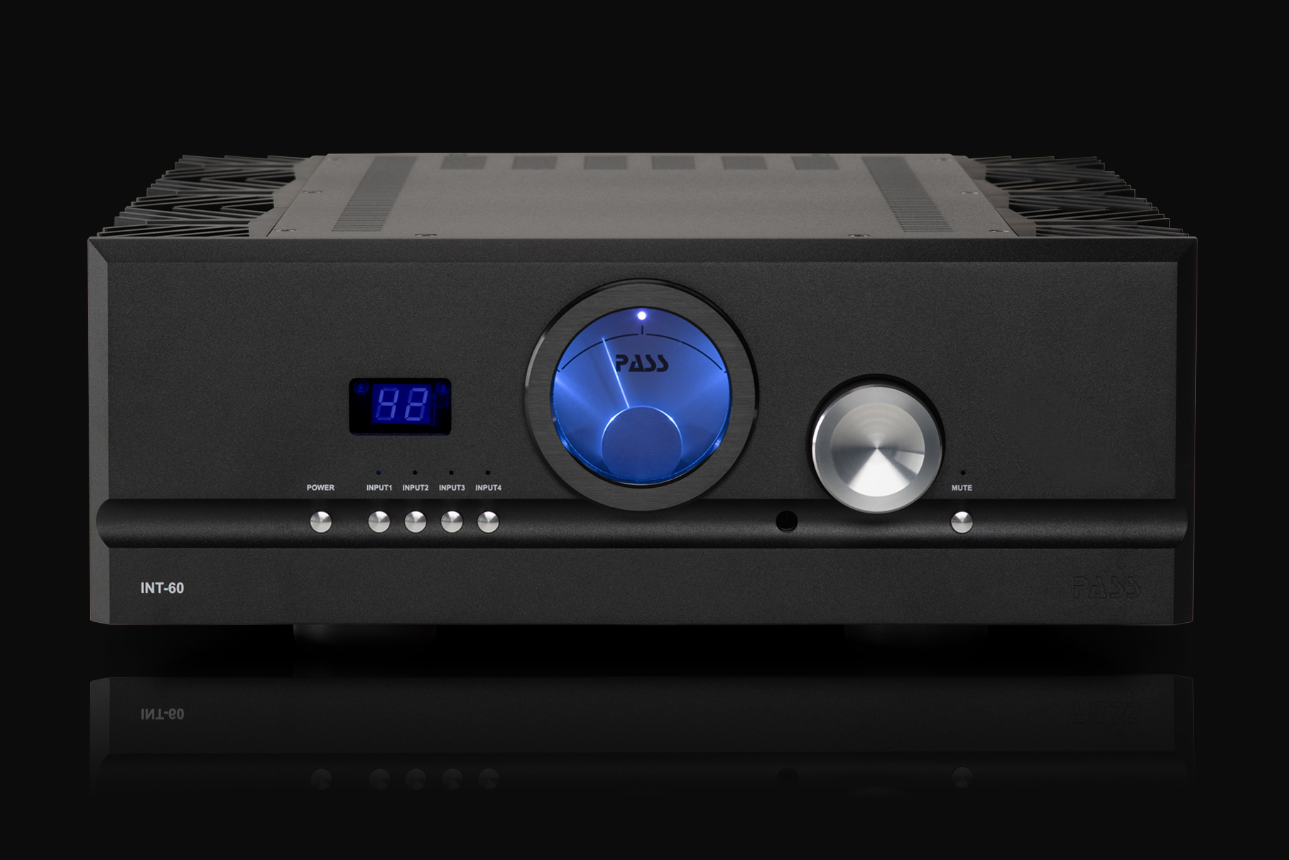 Pass Labs INT60 zwart front Pass Labs INT60 zwart front