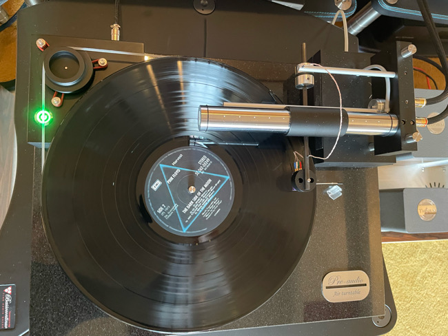 pre_audio_de-1800_synchron_bovenkant